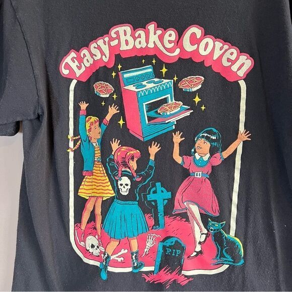 ✨ Creepy Co. Women’s Black Easy Bake Coven Shirt Medium - Picture 2 of 6